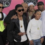 The cast of Run's House arrives at Nickelodeon's 23rd Annual Kids' Choice Awards on Saturday, March 27, 2010, in Los Angeles. From left in background are, Angela Simmons, Joseph "Rev Run" Simmons, Justine Simmons, and JoJo Simmons. In foreground from left, Daniel "Diggy" Simmons and Russell "Russy" Simmons. (AP Photo/Chris Pizzello)