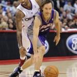 Phoenix Suns guard Steve Nash, front right, gets by Los Angeles Clippers guard Mo Williams (25) in the second half of an NBA basketball game, Sunday, March 20, 2011, in Los Angeles. The Suns won 108-99. (AP Photo/Gus Ruelas)