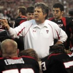 Arizona might be looking for a big-name coach 
to help bolster the football program, and Mike 
Leach would definitely bring a lot of attention 
down south. The former Texas Tech coach has 
said he would like coach again, and the 
controversial Leach led the 2008 Red Raiders to 
an 11-2 record and an appearance in the Cotton 
Bowl. 
