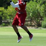 Rookie Jamell Fleming makes a catch during OTAs 
Thursday. (Photo by Adam Green/Arizona Sports)
