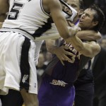 Phoenix Suns guard Steve Nash, right, of 
Canada,goes after San Antonio Spurs forward 
Robert Horry (5) in the fourth quarter of their 
second round playoff basketball game in San 
Antonio, Monday, May 14, 2007. Horry was 
ejected for the flagrant foul against Nash. The 
Suns won 104-98. (AP Photo/LM Otero)