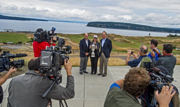 FILE – In this June 27, 2014, file photo, Mike Davis, left, executive director of U.S. Golf A...
