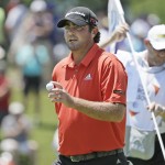 
              Steven Bowditch acknowledges the gallery after sinking a putt on the first hole during the final round of the Byron Nelson golf tournament, Sunday, May 31, 2015, in Irving, Texas. (AP Photo/LM Otero)
            