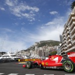 
              El piloto de Ferrari, Sebastian Vettel, maneja durante una práctica del GP de Mónaco el jueves, 21 de mayo de 2015, en Mónaco. (AP Photo/Luca Bruno)
            