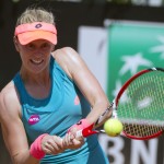 
              Alison Riske, of the United States, returns the ball to Simona Halep, of Romania, during their match at the Italian Open tennis tournament, in Rome, Wednesday, May 13, 2015. (AP Photo/Andrew Medichini)
            