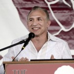 
              International Boxing Hall of Fame inductee, Ray Mancini, smiles while giving his induction speech during the International Boxing Hall of Fame Induction ceremony in Canastota, N.Y., Sunday, June 14, 2015. (AP photos/Heather Ainsworth)
            
