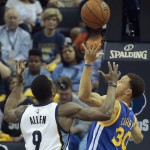 
              Golden State Warriors guard Stephen Curry (30) and Memphis Grizzlies forward Tony Allen (9) vie for a loose ball in the first half of Game 3 of a second-round NBA basketball Western Conference playoff series Saturday, May 9, 2015, in Memphis, Tenn. (AP Photo/Mark Humphrey)
            