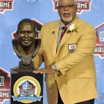 Hall of Fame inductee Curley Culp poses with his bust during the 2013 Pro Football Hall of Fame Induction Ceremony Saturday, Aug. 3, 2013, in Canton, Ohio. (AP Photo/David Richard)
