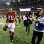Atlanta Falcons' Tony Gonzalez walks off the field after being defeated by the San Francisco 49ers in the NFL football NFC Championship game Sunday, Jan. 20, 2013, in Atlanta. The 49ers won 28-24 to advance to Super Bowl XLVII. (AP Photo/John Bazemore)