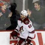  Phoenix Coyotes' Mike Ribeiro reacts after missing a goal in a shootout during an NHL hockey game against the Chicago Blackhawks in Chicago, Thursday, Nov. 14, 2013. The Blackhawks won 5-4. (AP Photo/Nam Y. Huh)