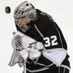 Los Angeles Kings goalie Jonathan Quick blocks a shot by the Chicago Blackhawks during the first period of Game 3 of the NHL hockey Stanley Cup playoffs Western Conference finals, Tuesday, June 4, 2013, in Los Angeles. (AP Photo/Jae C. Hong)