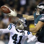  Philadelphia Eagles' Brent Celek (87) pulls in a pass against Carolina Panthers' Roman Harper (41) during the second half of an NFL football game, Monday, Nov. 10, 2014, in Philadelphia. (AP Photo/Michael Perez)