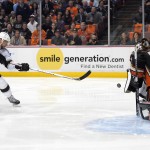  Los Angeles Kings right wing Marian Gaborik, left, of Slovakia, scores on Anaheim Ducks goalie Jonas Hiller, of Switzerland, during the first period in Game 2 of an NHL hockey second-round Stanley Cup playoff series, Monday, May 5, 2014, in Anaheim, Calif. (AP Photo/Mark J. Terrill)