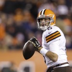  Cleveland Browns quarterback Brian Hoyer looks to pass during the first half of an NFL football game against the Cincinnati Bengals on Thursday, Nov. 6, 2014, in Cincinnati. (AP Photo/AJ Mast)
