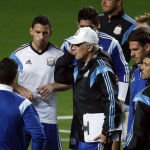  Argentina's head coach Alejandro Sabella, center, talks to his players during a training session at Independencia Stadium in Belo Horizonte , Brazil, Wednesday, June 11, 2014. Argentina will play in group F of the Brazil 2014 soccer World Cup. (AP Photo/Victor R. Caivano)