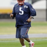 New England Patriots defensive tackle Vince Wilfork (75) warms up during practice Friday, Jan. 30, 2015, in Tempe, Ariz. The Patriots play the Seattle Seahawks in NFL football Super Bowl XLIX Sunday, Feb. 1. (AP Photo/Mark Humphrey)