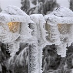 Snow covered lamps shine on top of the Feldberg 
mountain near Frankfurt, central Germany, on 
Tuesday, Dec. 14, 2010. (AP Photo/Michael 
Probst)
