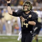 Baylor quarterback Bryce Petty throws against Central Florida during the first half of the Fiesta Bowl NCAA college football game, Wednesday, Jan. 1, 2014, in Glendale, Ariz. (AP Photo/Ross D. Franklin)