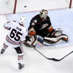 
              Chicago Blackhawks center Andrew Shaw, left, scores past Anaheim Ducks goalie Frederik Andersen during the first period of Game 2 of the Western Conference final during the NHL hockey Stanley Cup playoffs in Anaheim, Calif., Tuesday, May 19, 2015. (AP Photo/Jae C. Hong)
            