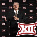 
              Commissioner Bob Bowlsby addresses attendees to Big 12 Conference Football Media Days Monday, July 20, 2015, in Dallas. (AP Photo/Tony Gutierrez)
            